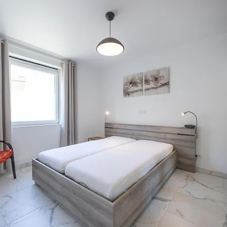 Lecomte - The White House 237 Appartement *